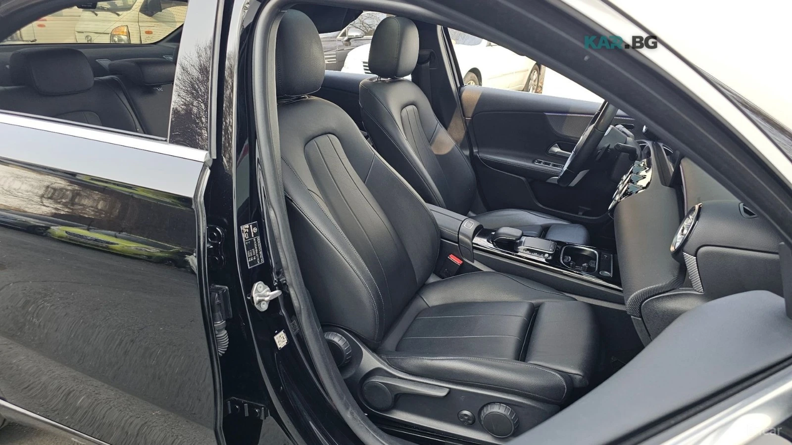 Mercedes-Benz A 250 AMG* DIGITAL* ПАМЕТ* ПОДГРЕВ* КАМЕРА, снимка 12 - Автомобили и джипове - 55380309