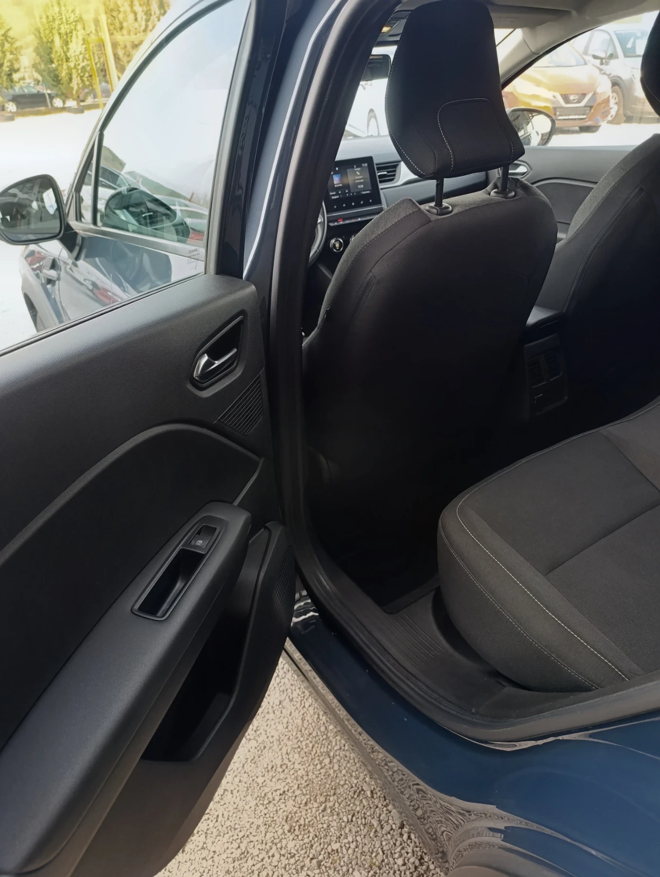 Renault Captur 1.0Tce, Navi Euro 6D, снимка 13 - Автомобили и джипове - 55435059