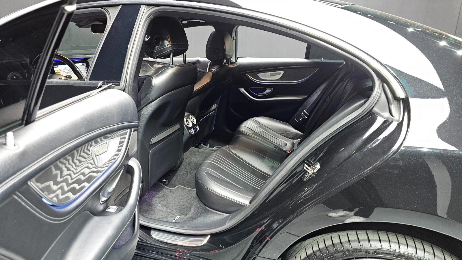 Mercedes-Benz CLS 450 4MATIC AMG Line, снимка 11 - Автомобили и джипове - 55542316