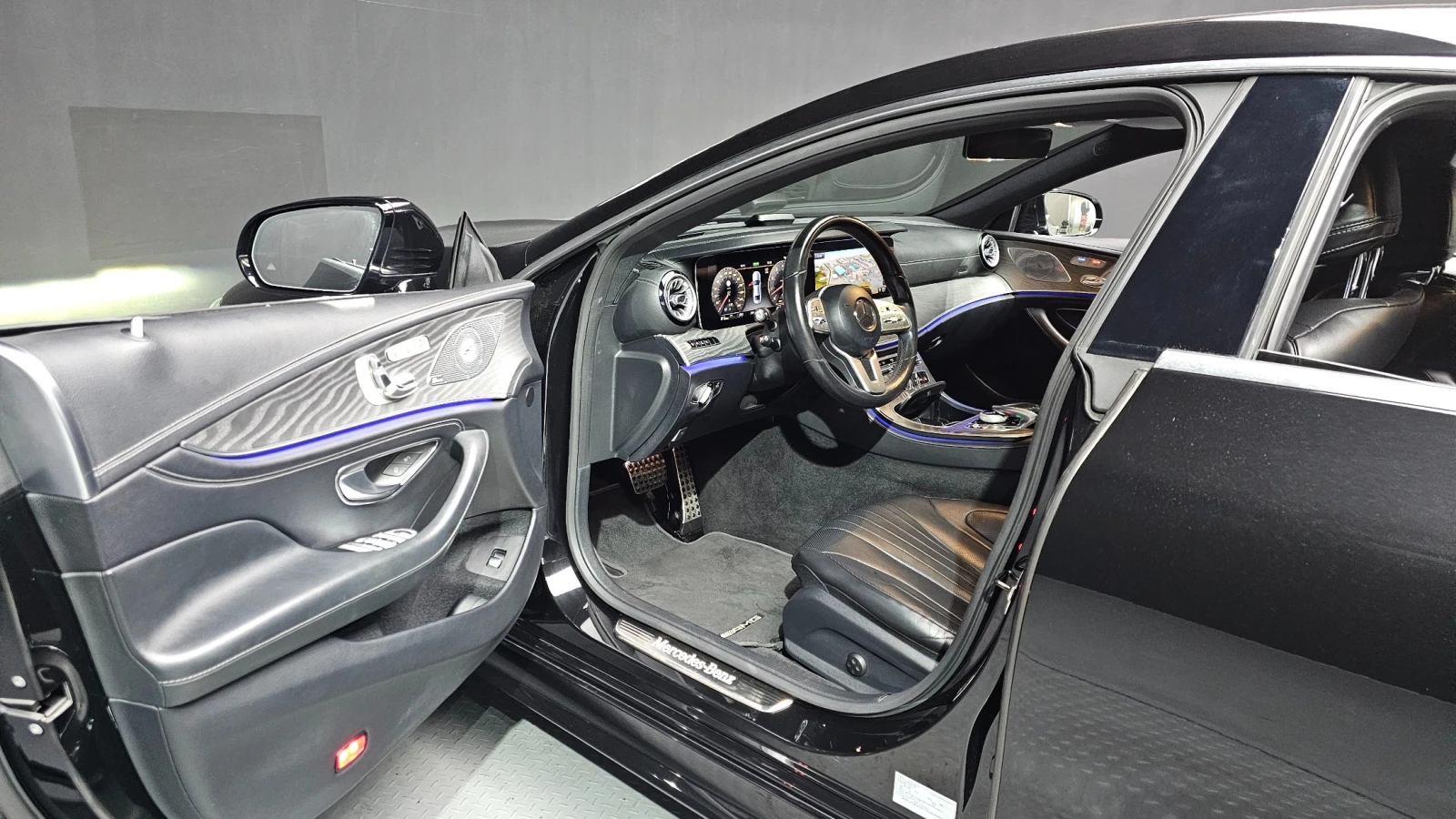 Mercedes-Benz CLS 450 4MATIC AMG Line, снимка 9 - Автомобили и джипове - 55542316