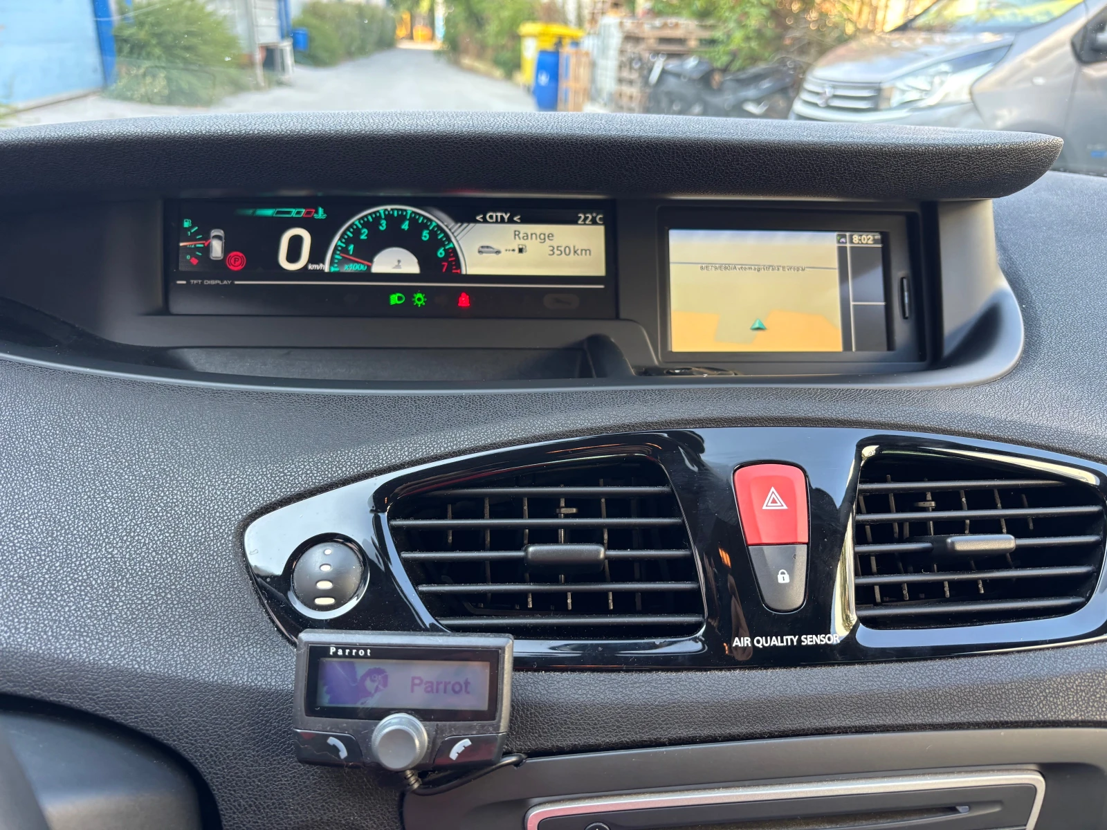 Renault Scenic 1.4-130кс, снимка 10 - Автомобили и джипове - 55670434