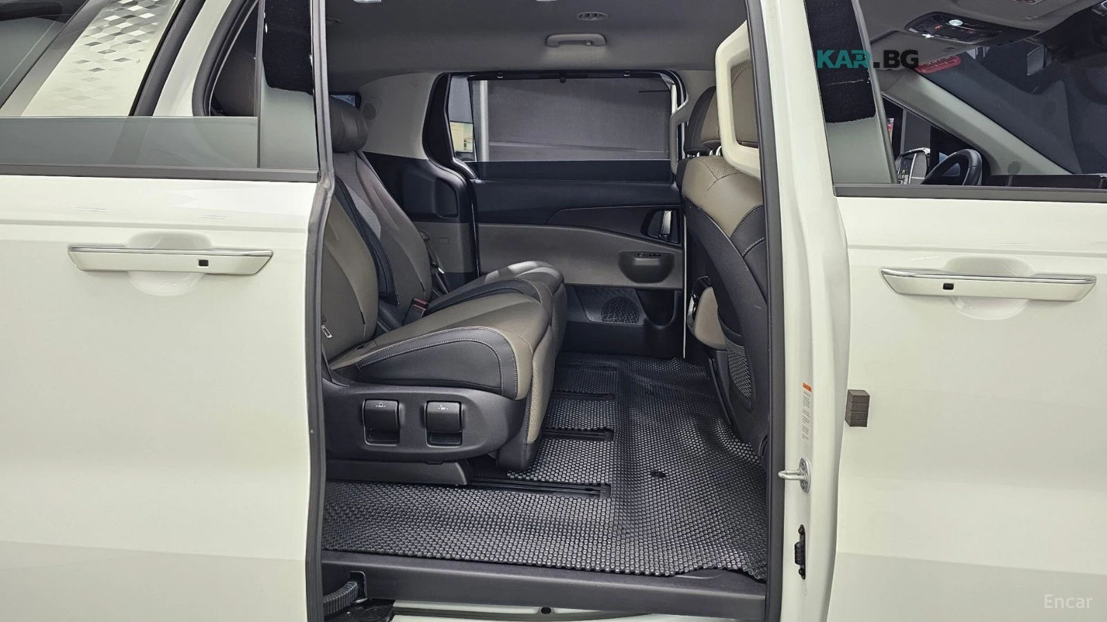 Kia Carnival NOBLESSE* 7МЕСТЕН* ДИСТРОНИК* КАМЕРА* ОБДУХВАНЕ* , снимка 10 - Автомобили и джипове - 55692498