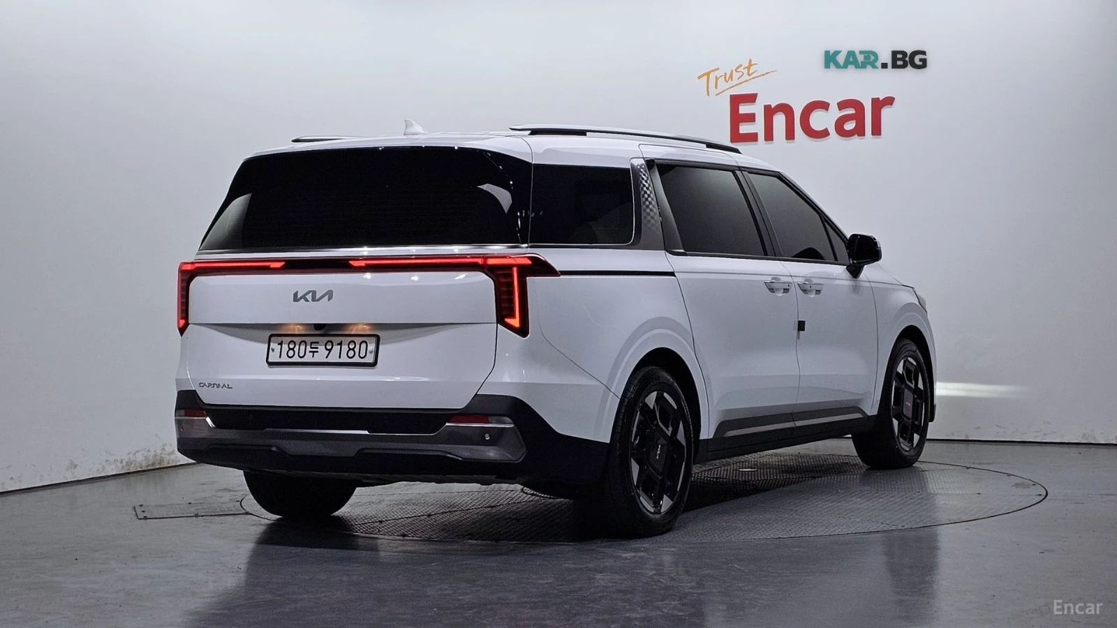 Kia Carnival NOBLESSE* 7МЕСТЕН* ДИСТРОНИК* КАМЕРА* ОБДУХВАНЕ* , снимка 3 - Автомобили и джипове - 55692498