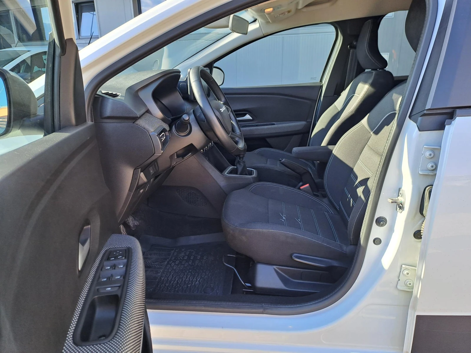 Dacia Jogger Jogger 1.0Tce 90 к.с./ECO-G/Extreme/6+ 1, снимка 9 - Автомобили и джипове - 56192985