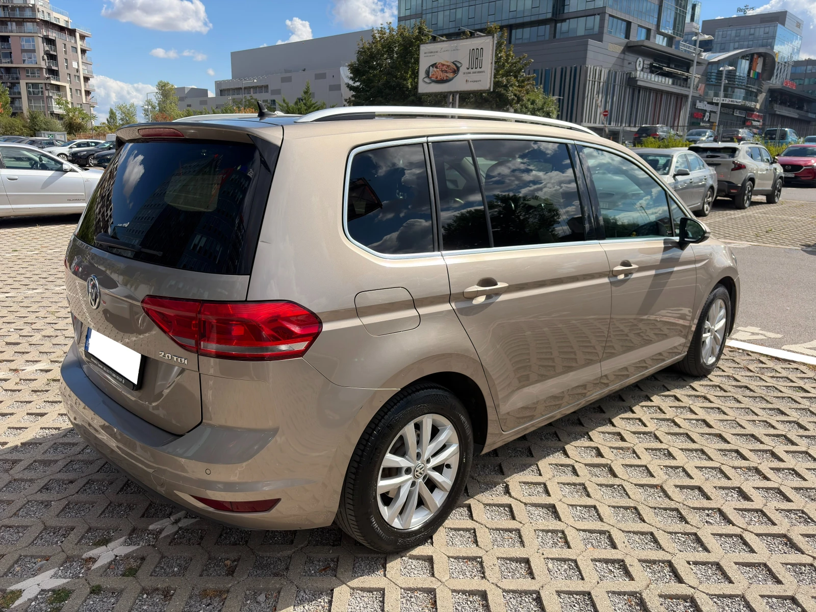 VW Touran, снимка 4 - Автомобили и джипове - 56226811
