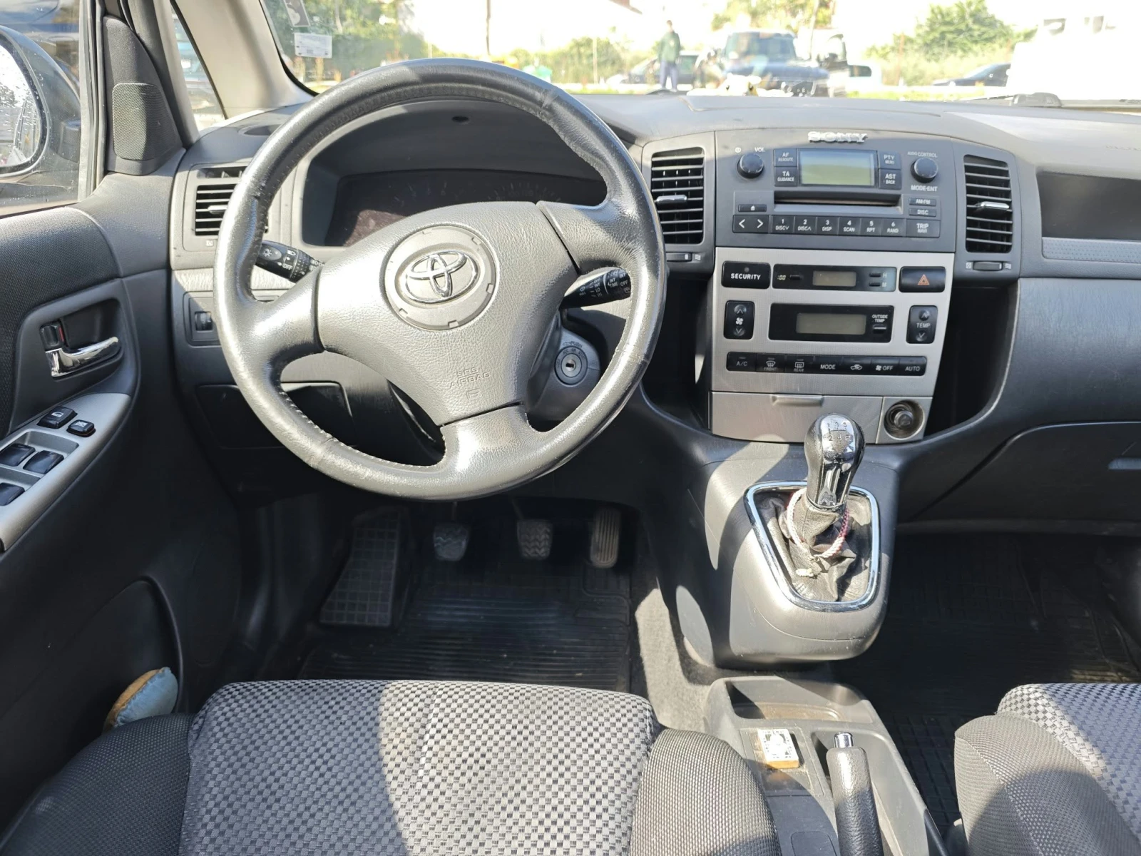 Toyota Corolla verso, снимка 10 - Автомобили и джипове - 56311248