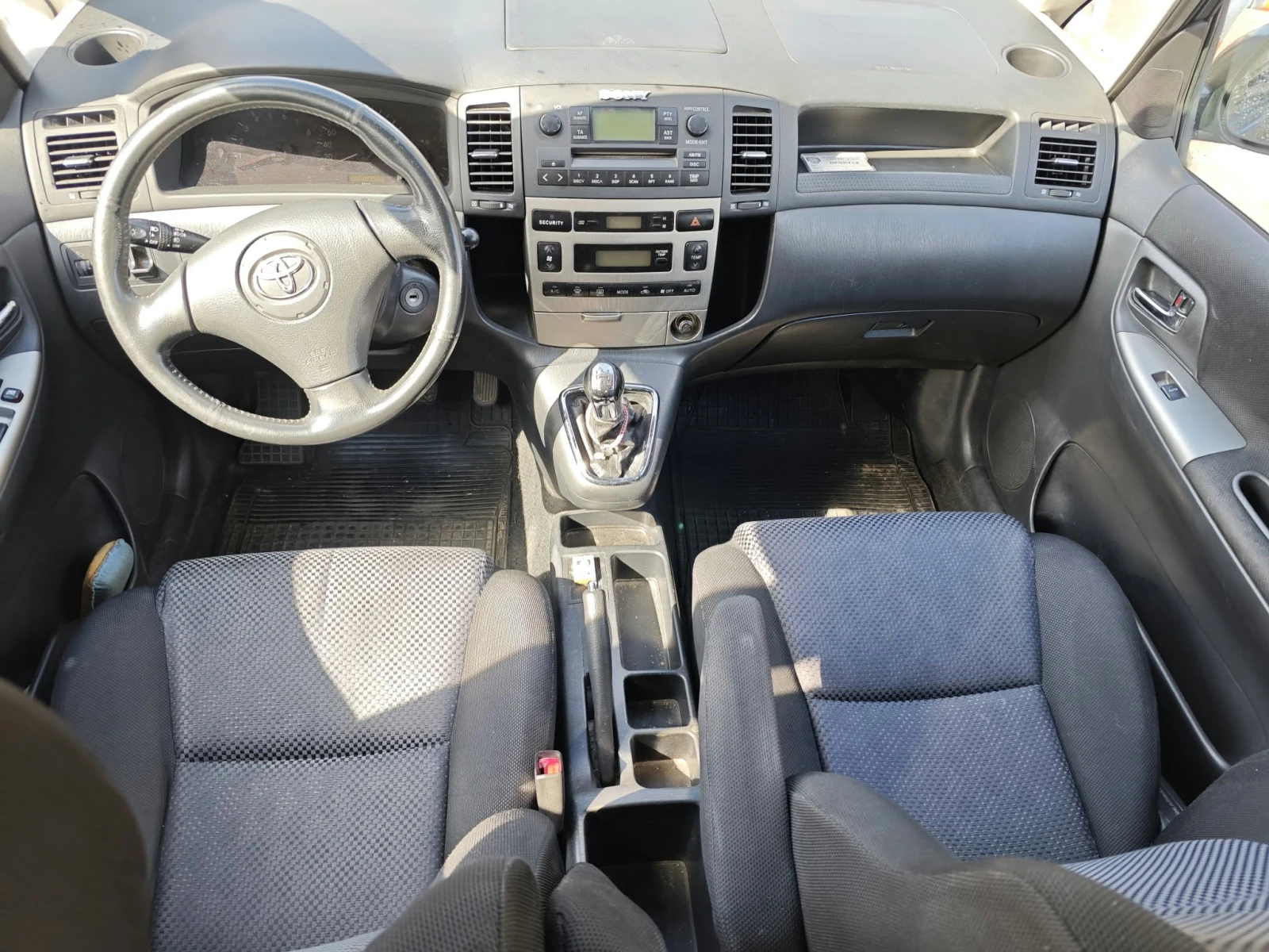 Toyota Corolla verso, снимка 11 - Автомобили и джипове - 56311248
