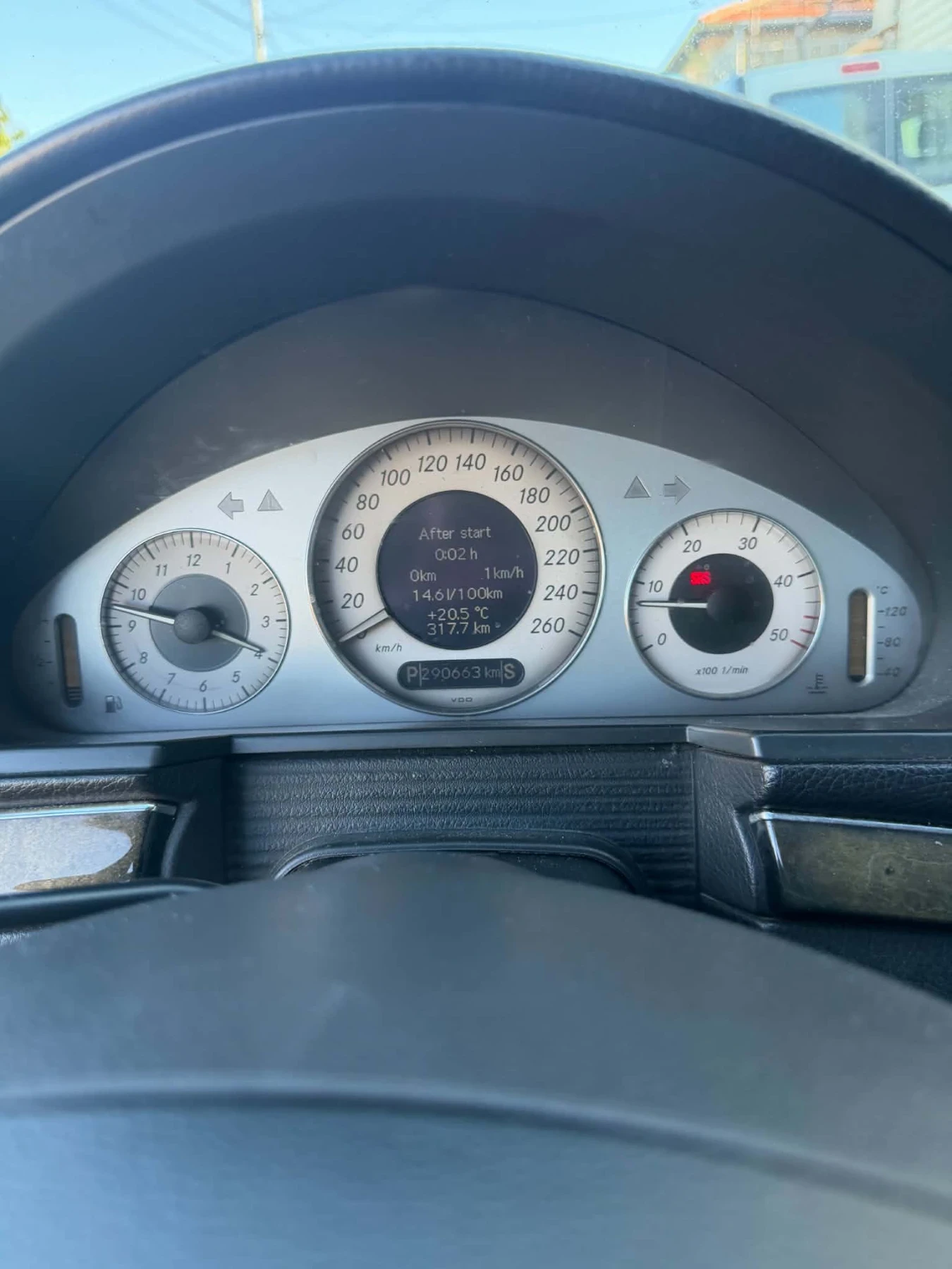 Mercedes-Benz E 320, снимка 4 - Автомобили и джипове - 56346899