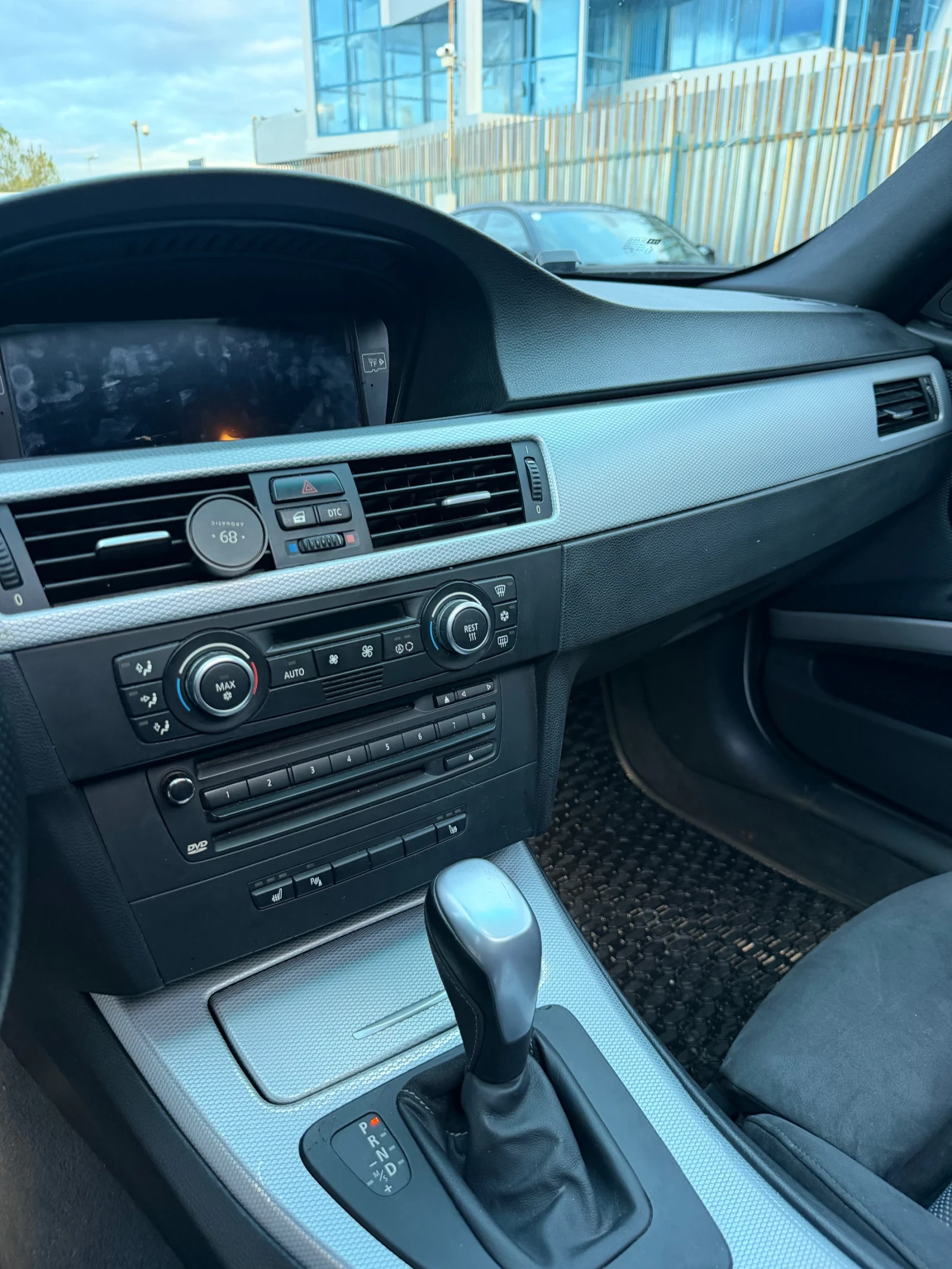 BMW 325 M pack/ Keyless/ PANO, снимка 10 - Автомобили и джипове - 56620887