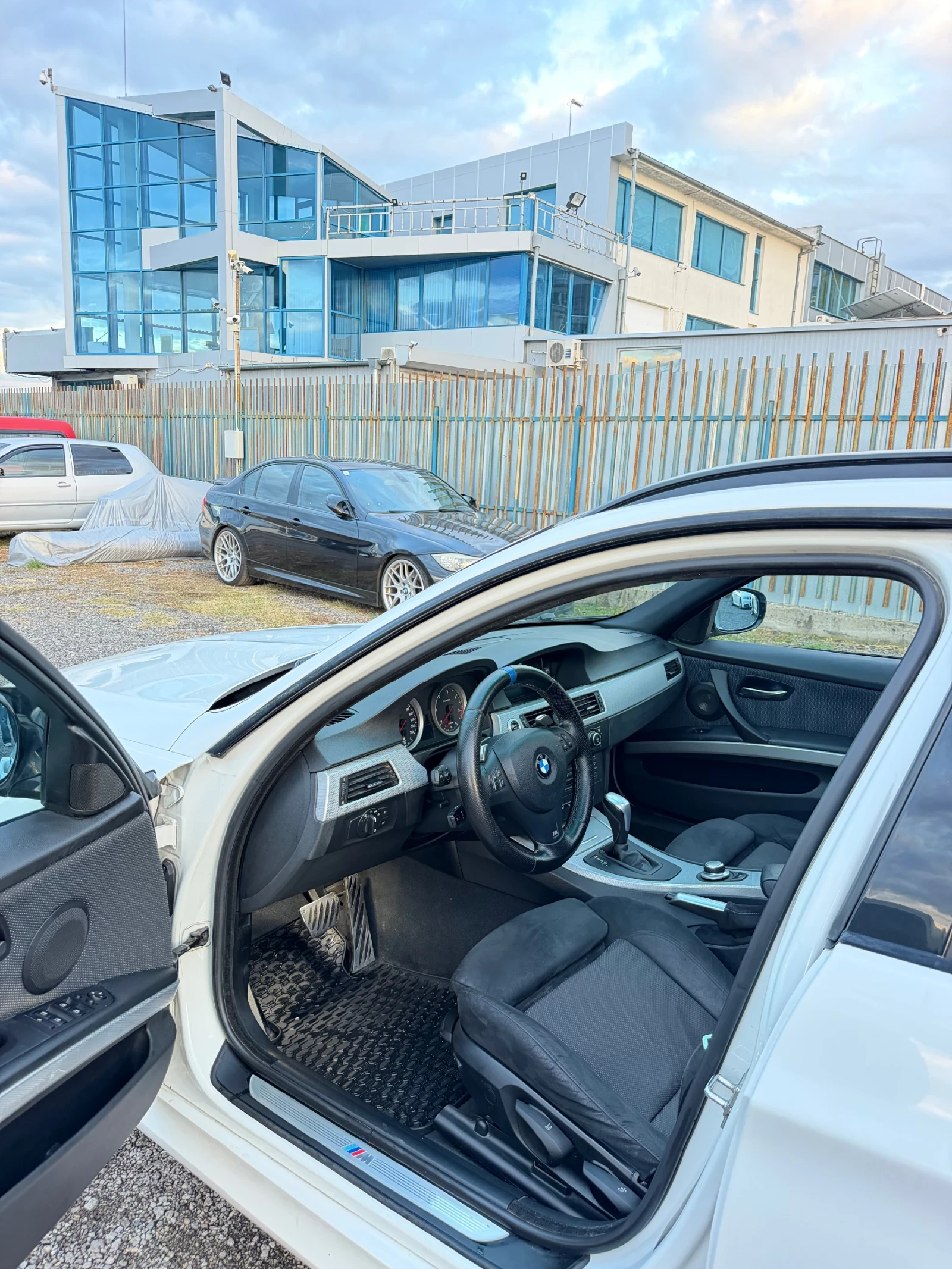 BMW 325 M pack/ Keyless/ PANO, снимка 5 - Автомобили и джипове - 56620887