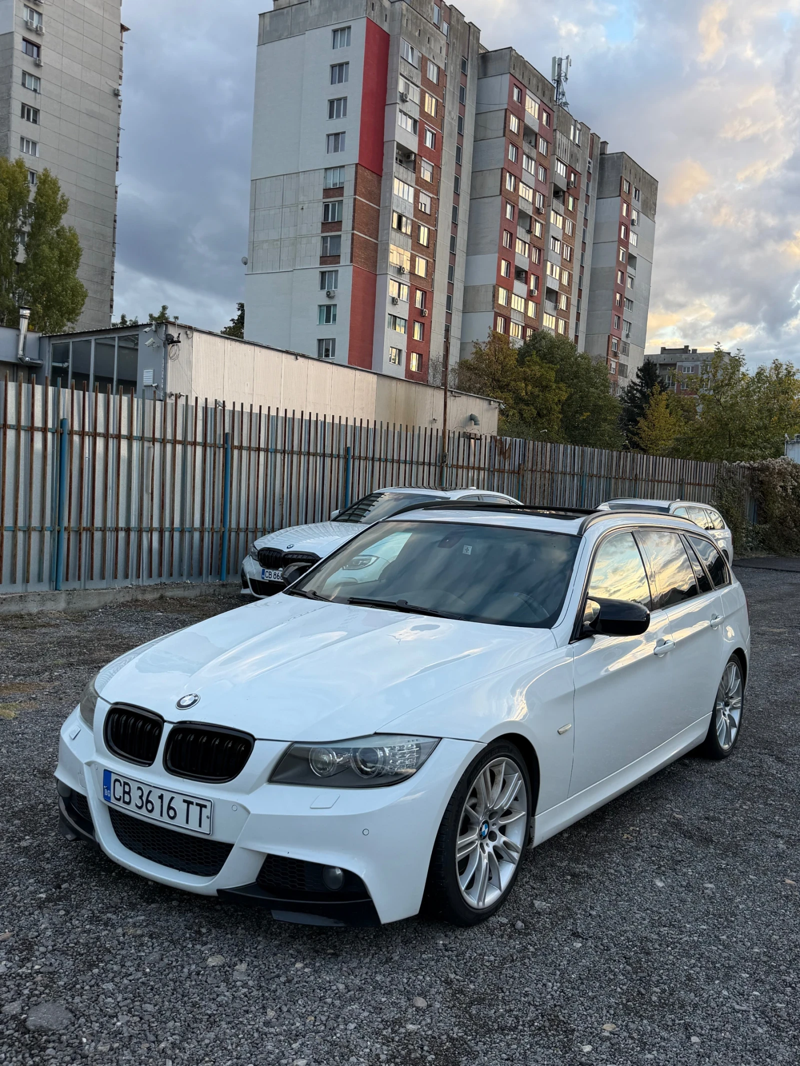 BMW 325 M pack/ Keyless/ PANO