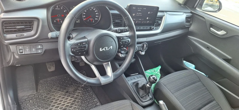 Kia Stonic 1.2, снимка 8 - Автомобили и джипове - 48800567