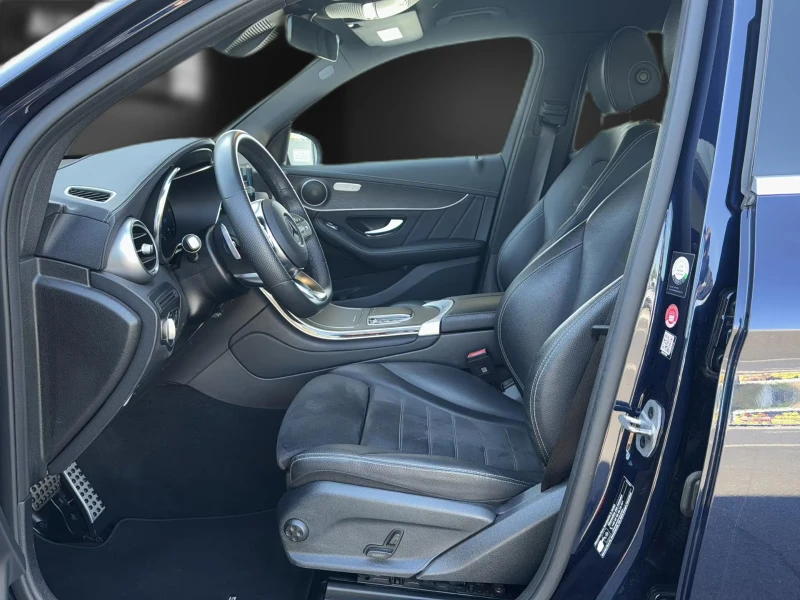 Mercedes-Benz GLC 300 AMG/320HP/HUD/LED/CAM/AHK/DISTRONIC/203g, снимка 9 - Автомобили и джипове - 51484814