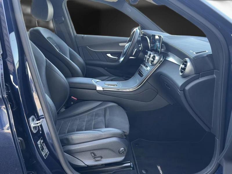 Mercedes-Benz GLC 300 AMG/320HP/HUD/LED/CAM/AHK/DISTRONIC/203g, снимка 13 - Автомобили и джипове - 51484814