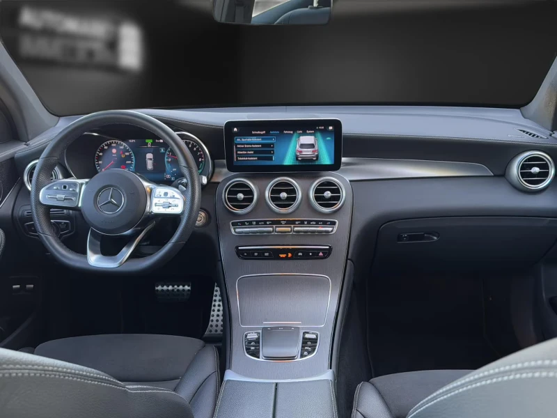 Mercedes-Benz GLC 300 AMG/320HP/HUD/LED/CAM/AHK/DISTRONIC/203g, снимка 10 - Автомобили и джипове - 51484814