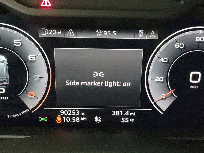 Audi Q8 * PREMIUIM* DIGITAL* MEMORY* PANO, снимка 12 - Автомобили и джипове - 52565230