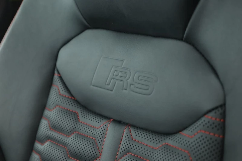 Audi RSQ8 PERFROMANCE/CERAMIC/CARBON/HEAD UP/B&O/MATRIX/360/, снимка 10 - Автомобили и джипове - 53280942