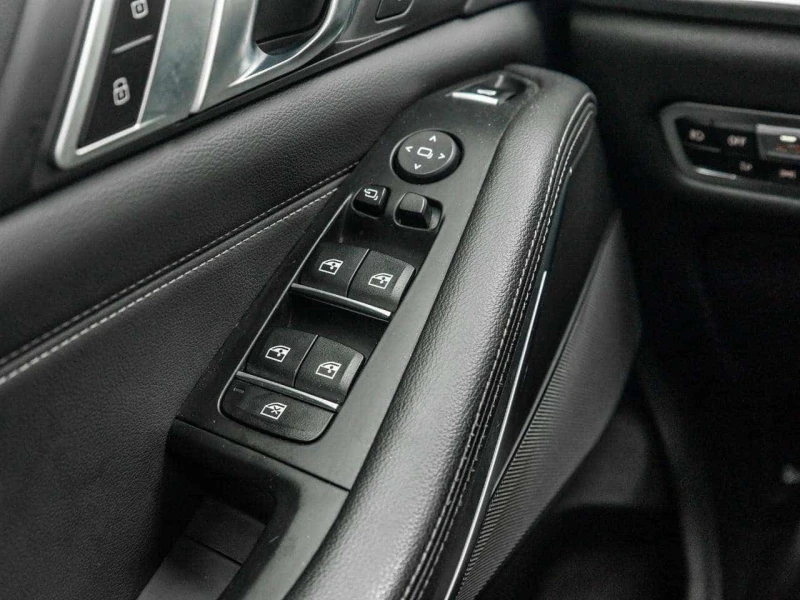 BMW X5 xDrive40i Mpack | Distronic| AIR  CARFAX, снимка 16 - Автомобили и джипове - 53593547