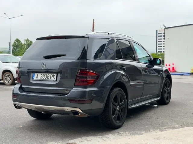 Mercedes-Benz ML 300 CDI 4matic, СМЕНЕНИ ВЕРИГИ, снимка 5 - Автомобили и джипове - 55042435