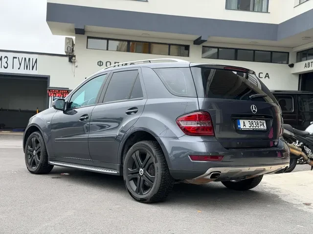 Mercedes-Benz ML 300 CDI 4matic, СМЕНЕНИ ВЕРИГИ, снимка 4 - Автомобили и джипове - 55042435