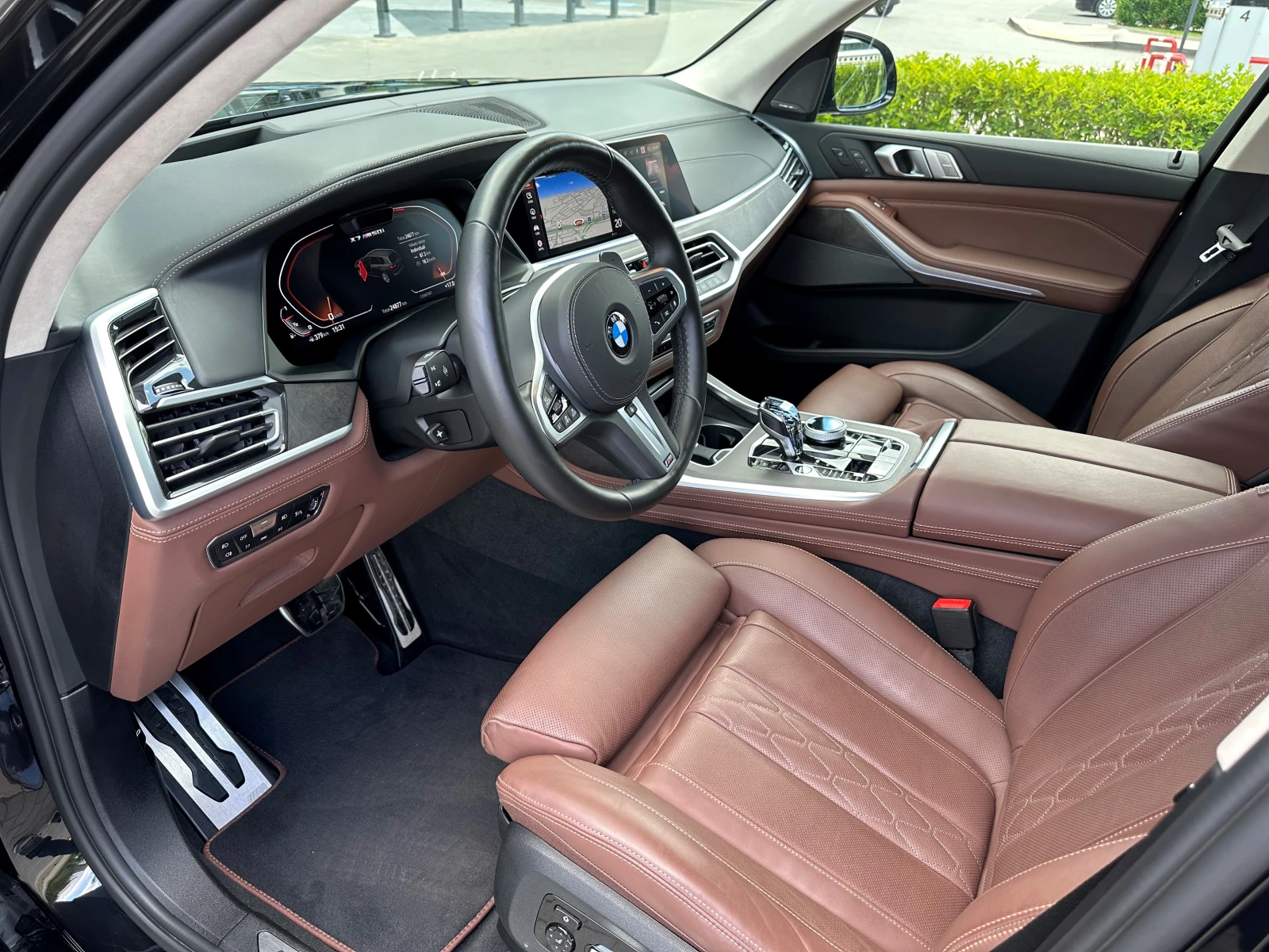 BMW X7 M50i - изображение 10