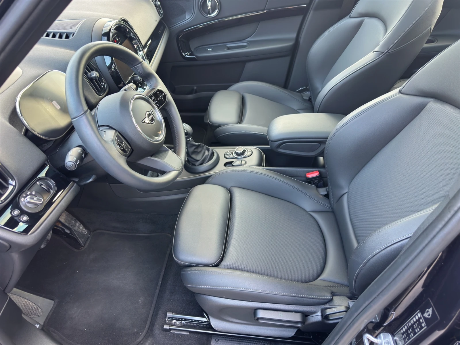 Mini Countryman Cooper SE ALL4 - изображение 6