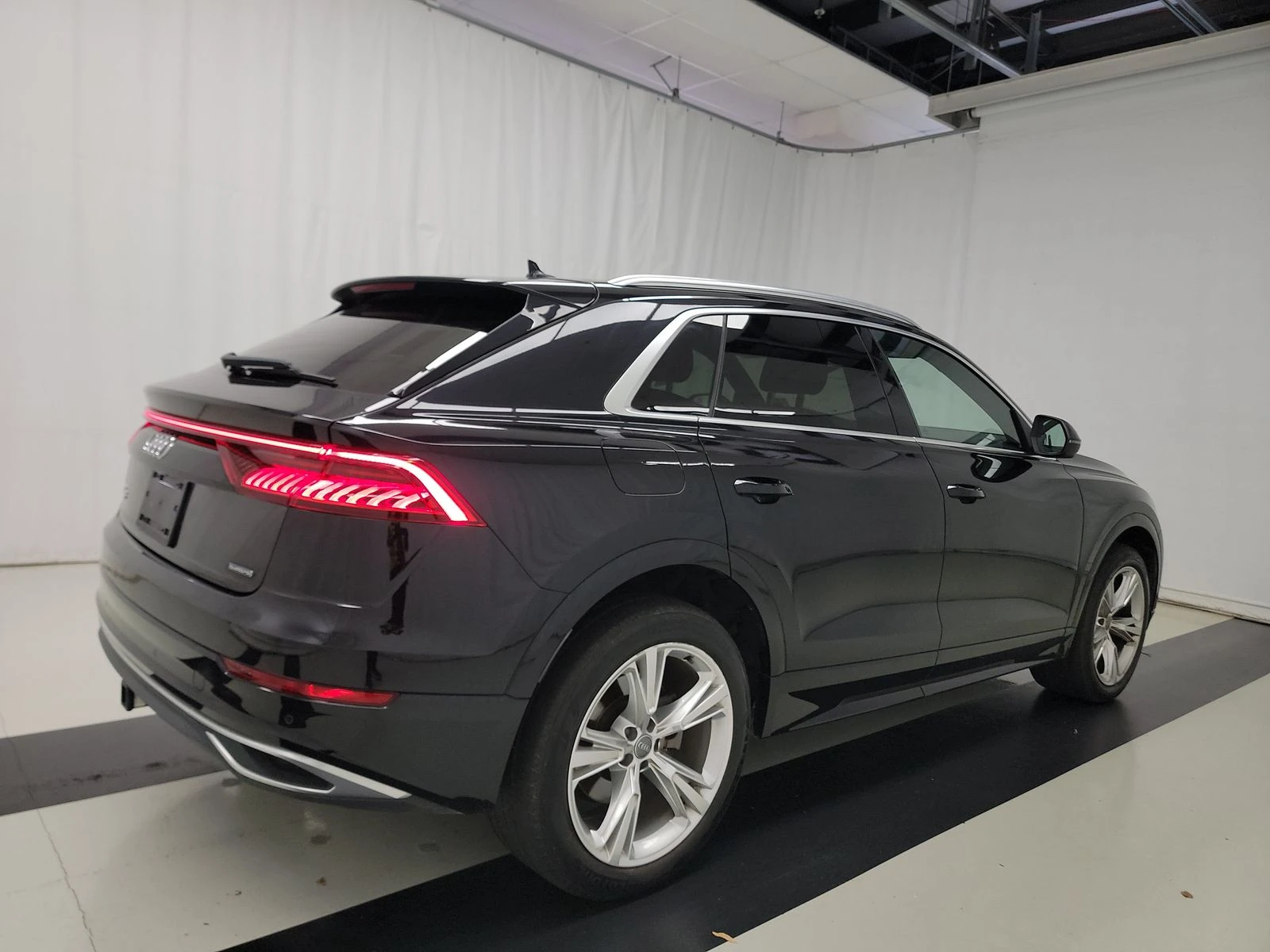 Audi Q8 * PREMIUIM* DIGITAL* MEMORY* PANO - изображение 4