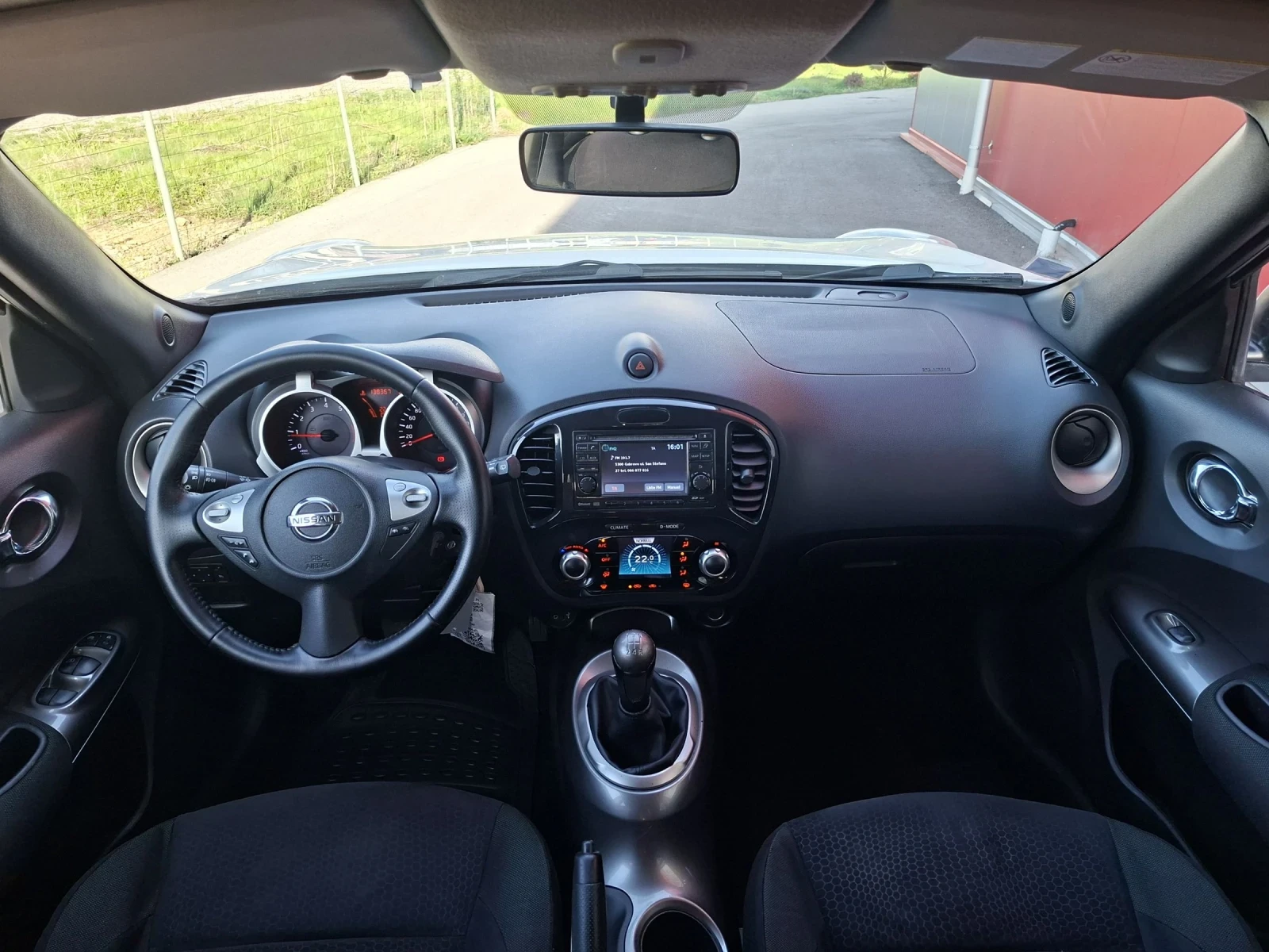 Nissan Juke 1.6  бензин 16v. ТОП , снимка 10 - Автомобили и джипове - 54230321