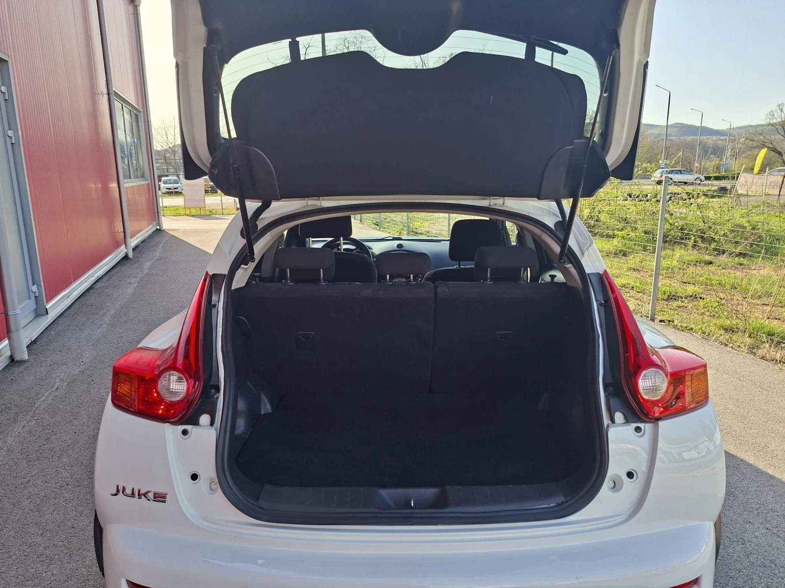 Nissan Juke 1.6  бензин 16v. ТОП , снимка 7 - Автомобили и джипове - 54230321