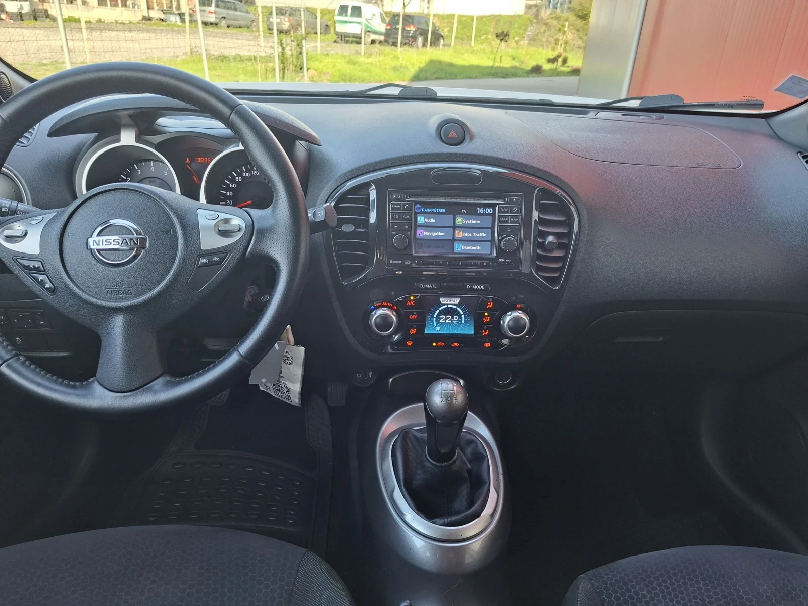 Nissan Juke 1.6  бензин 16v. ТОП , снимка 11 - Автомобили и джипове - 54230321