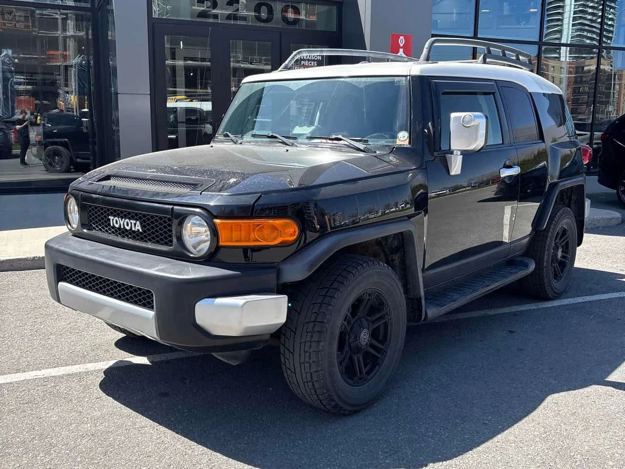 Toyota Fj cruiser 4WD * ГЛАВНО ПРЕДСТАВИТЕЛСТВО НА MAZDA* 