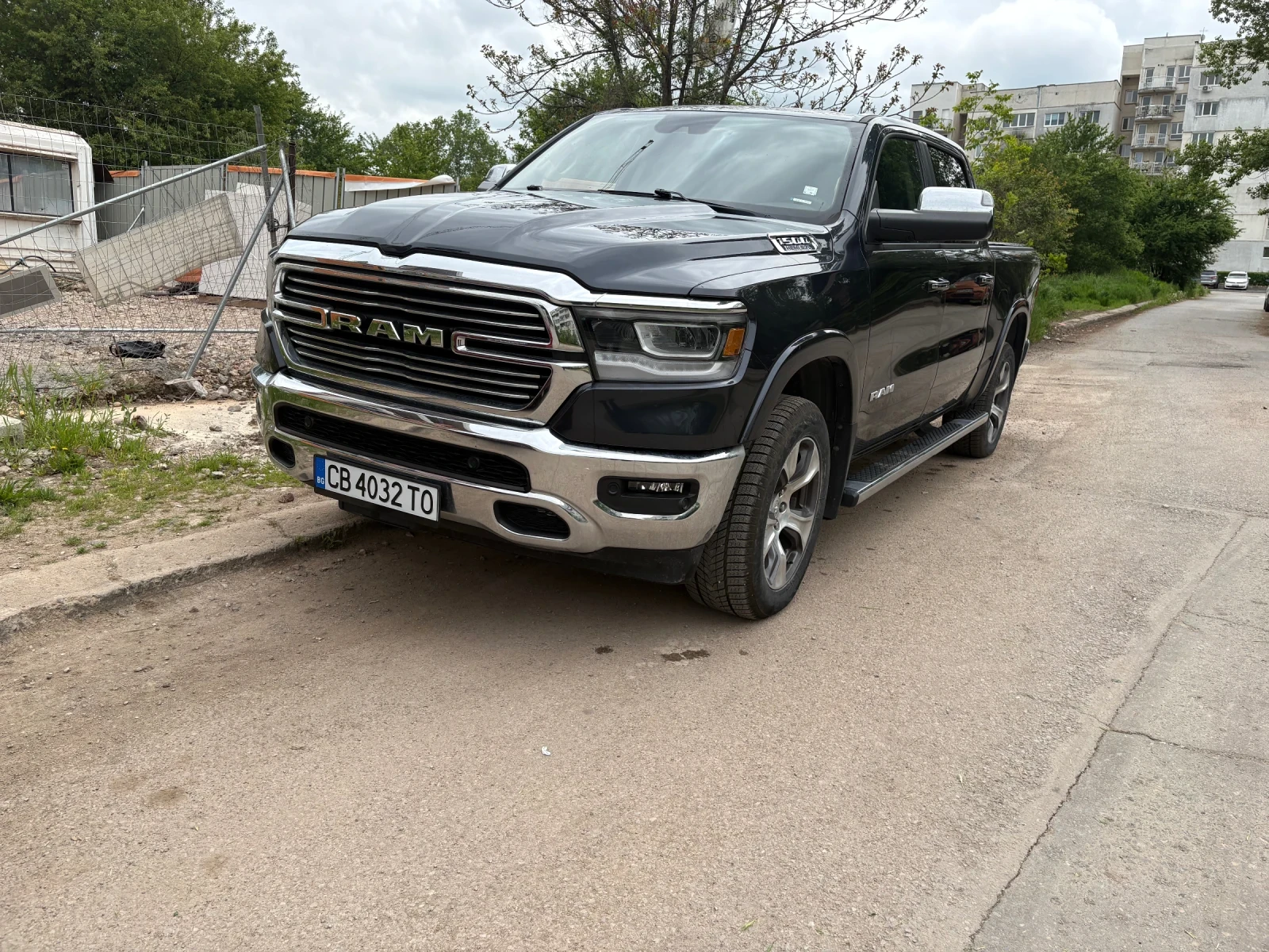 Dodge RAM 1500 5.7 HEMI LARAMIE, снимка 3 - Автомобили и джипове - 54494704