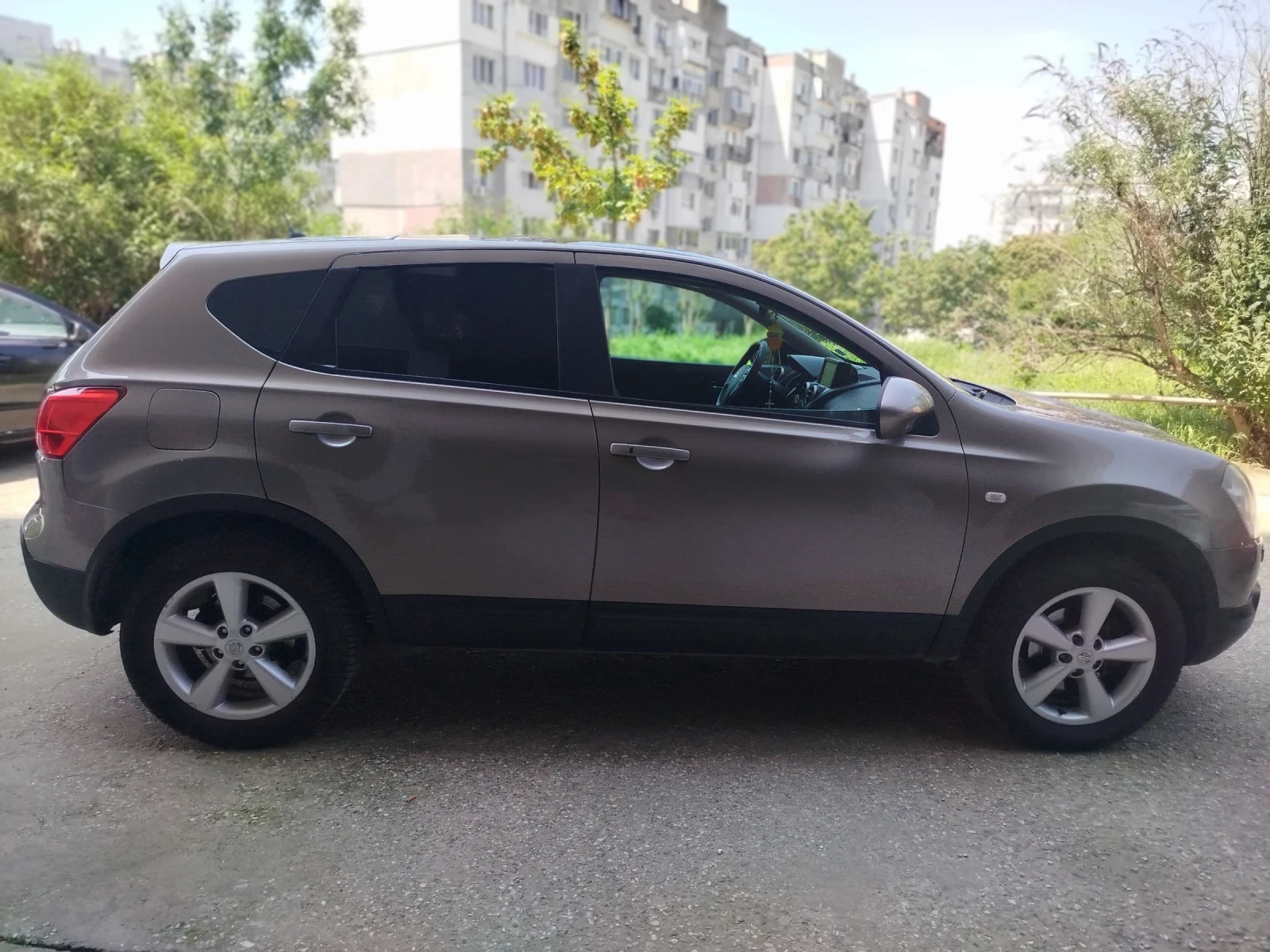 Nissan Qashqai, снимка 5 - Автомобили и джипове - 54807671