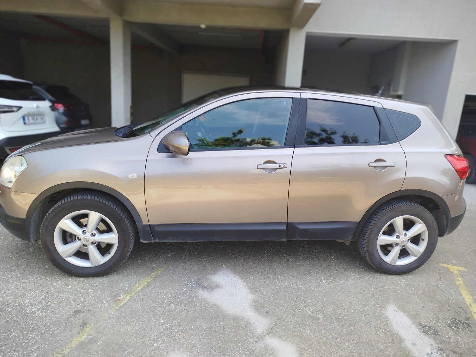 Nissan Qashqai, снимка 6 - Автомобили и джипове - 54807671