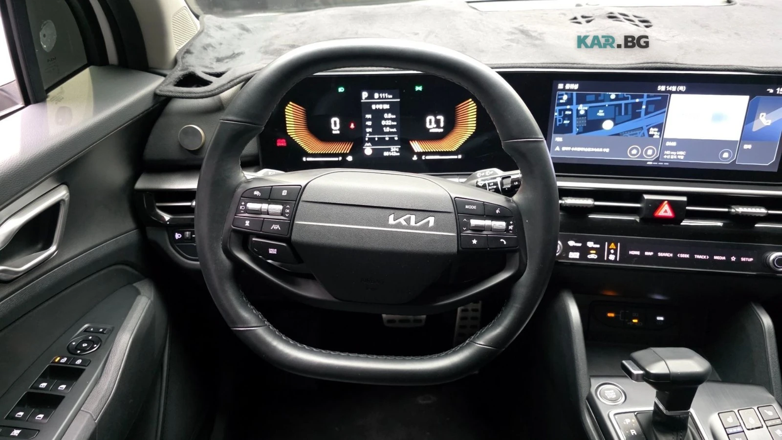 Kia Sportage 2WD Prestige* КОЖА* ОБДУХВ* НАВИ* , снимка 12 - Автомобили и джипове - 55250761