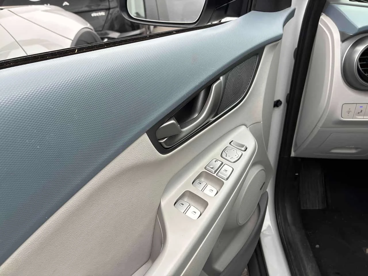 Hyundai Kona Ultimate  CARFAX, снимка 12 - Автомобили и джипове - 56340342