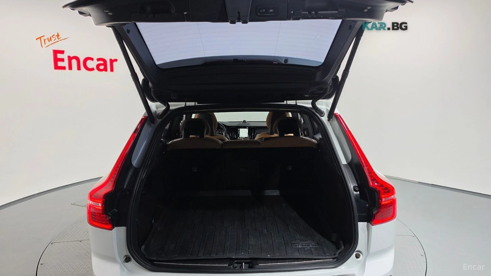 Volvo XC60 D5 AWD* PANORAMA* 360 CAMERA* HEAD UP* , снимка 15 - Автомобили и джипове - 56702520