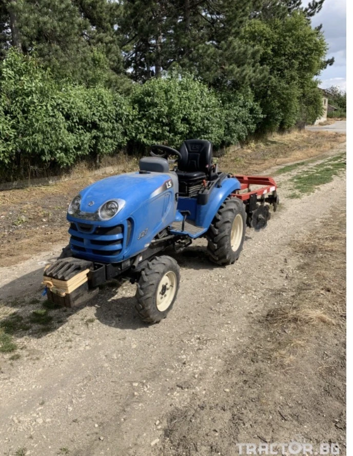 Трактор LS J27