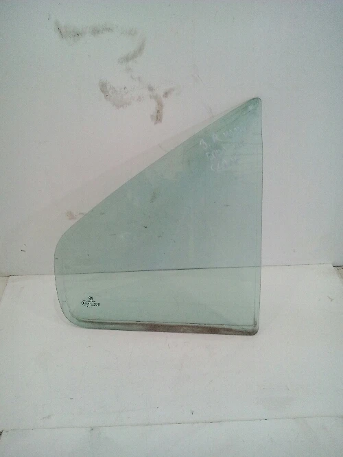 Стъкло задно дясно малко Фолксваген Бора седан