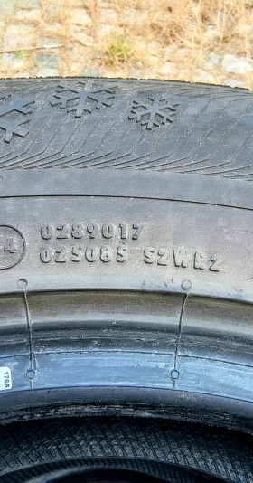 Гуми Зимни 215/65R16, снимка 11