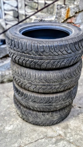Гуми Зимни 215/65R16, снимка 5
