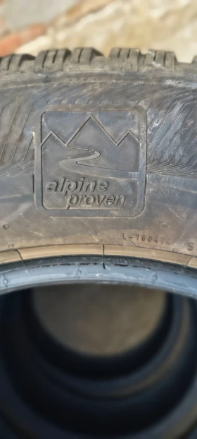 Гуми Зимни 215/65R16, снимка 9