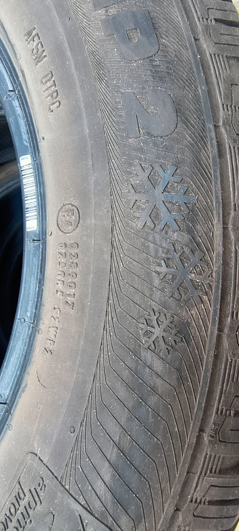 Гуми Зимни 215/65R16, снимка 13 - Гуми и джанти - 55806853