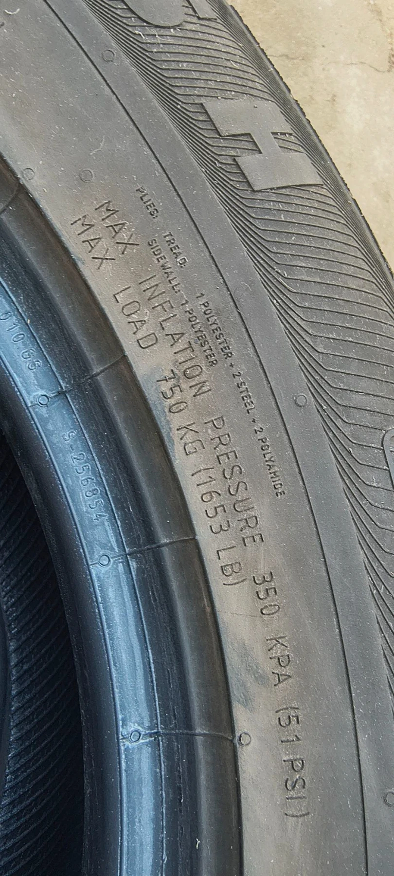 Гуми Зимни 215/65R16, снимка 12 - Гуми и джанти - 55806853