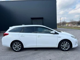     Toyota Auris 1.8   - 