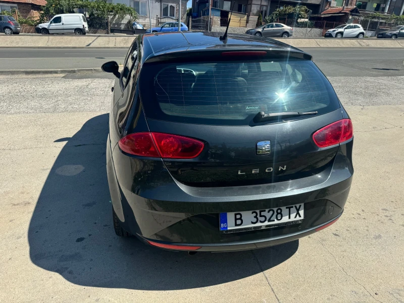 Seat Leon 1.6 ЛИЗИНГ, снимка 5 - Автомобили и джипове - 47451874