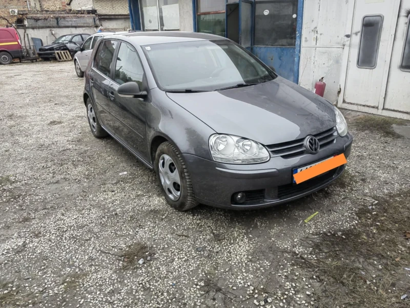 VW Golf, снимка 1 - Автомобили и джипове - 47998926