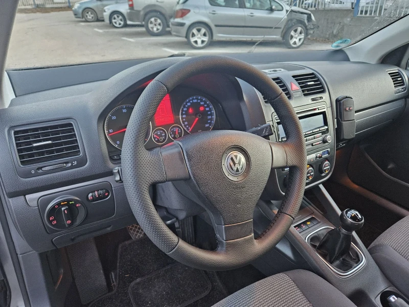 VW Golf 1.9 TDI Blumotion, снимка 8 - Автомобили и джипове - 48103496