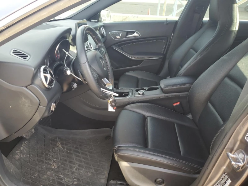 Mercedes-Benz CLA 250 CLA250* 4Matic* Keyless* Подгрев, снимка 7 - Автомобили и джипове - 52318060
