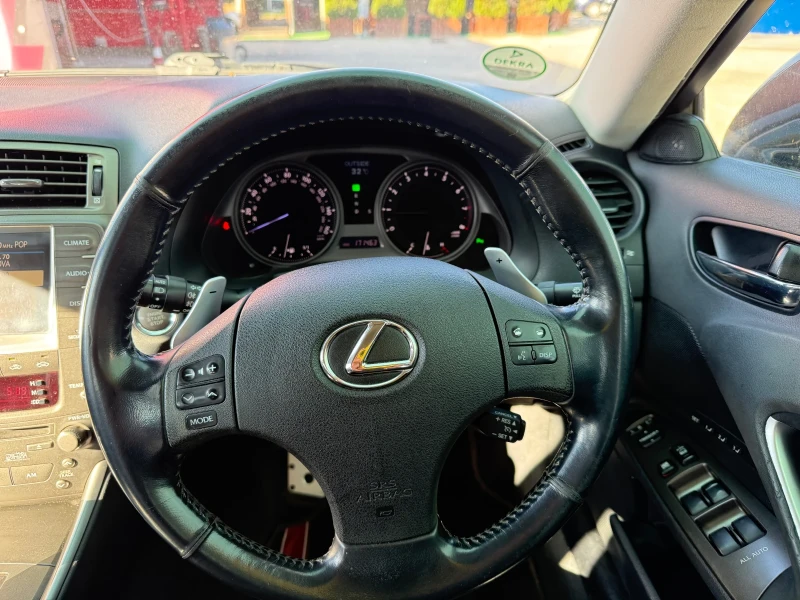 Lexus IS 250 Sport, снимка 6 - Автомобили и джипове - 52221160